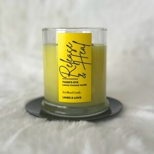 ♦️No longer available♦️Tiger’s Eye Gemstone Candle